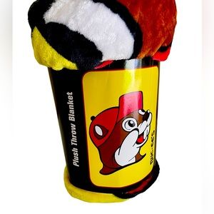 NWT BUCEES plush throw blanket